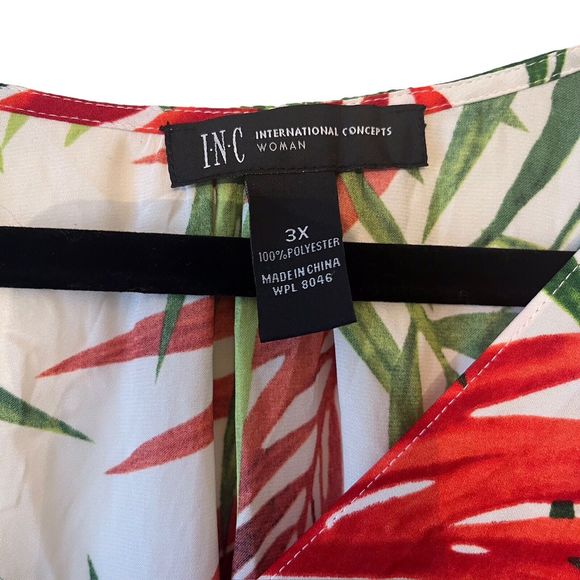 INC International Concepts Womans Plus Size 3X Cold Shoulder Tropical Print Top - Picture 3 of 5